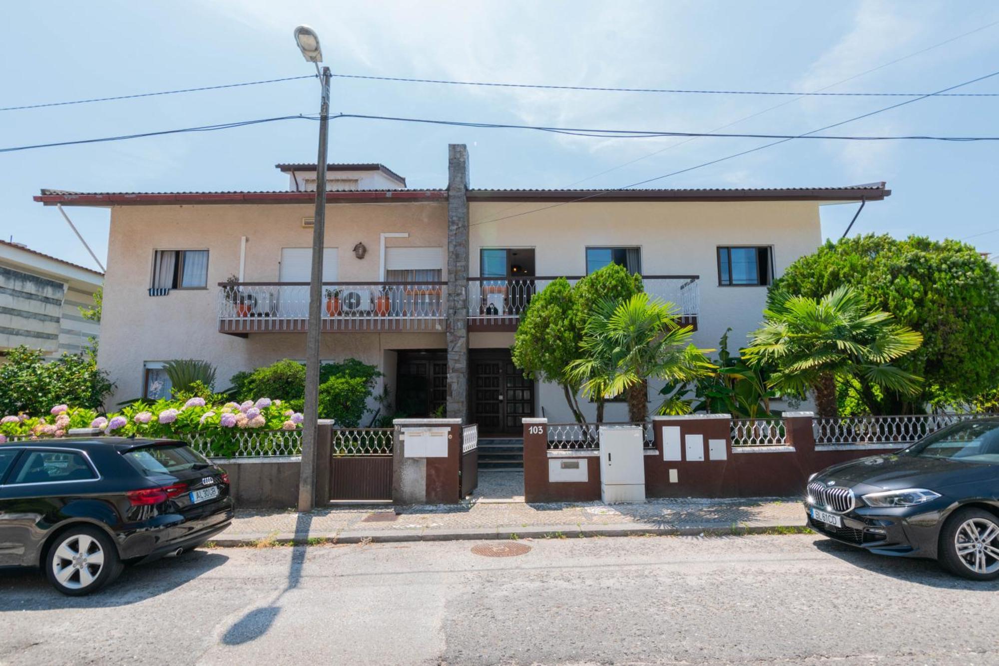 7Min To Uni Se-Velha - Ac - Work Desk - 300Mbs Wifi Bed & Breakfast Coimbra Bagian luar foto