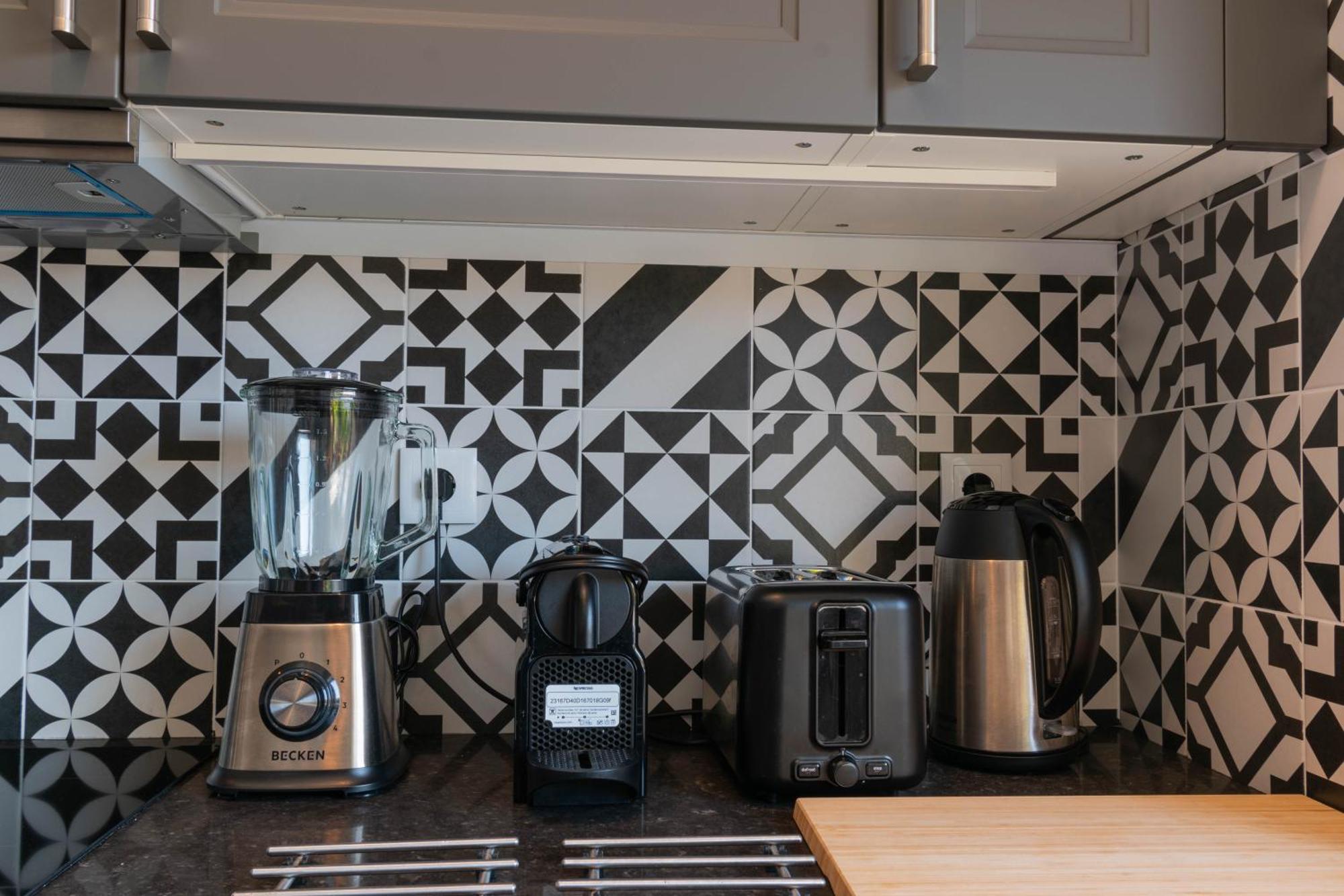 7Min To Uni Se-Velha - Ac - Work Desk - 300Mbs Wifi Bed & Breakfast Coimbra Bagian luar foto